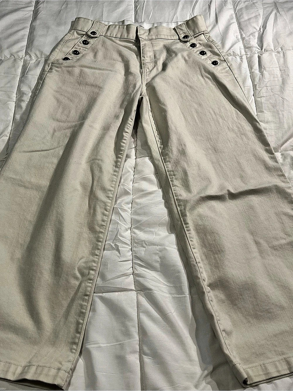 St. John’s Bay Women’s Wide Leg Pants Size 8P Cream Button Detail Stretch Like N